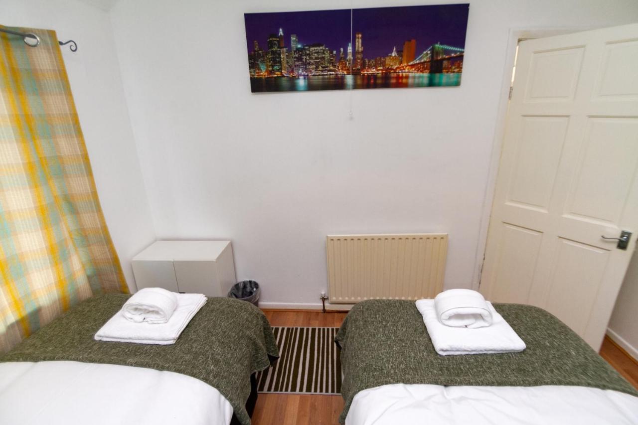 Allen Wednesbury Accommodation Exterior photo