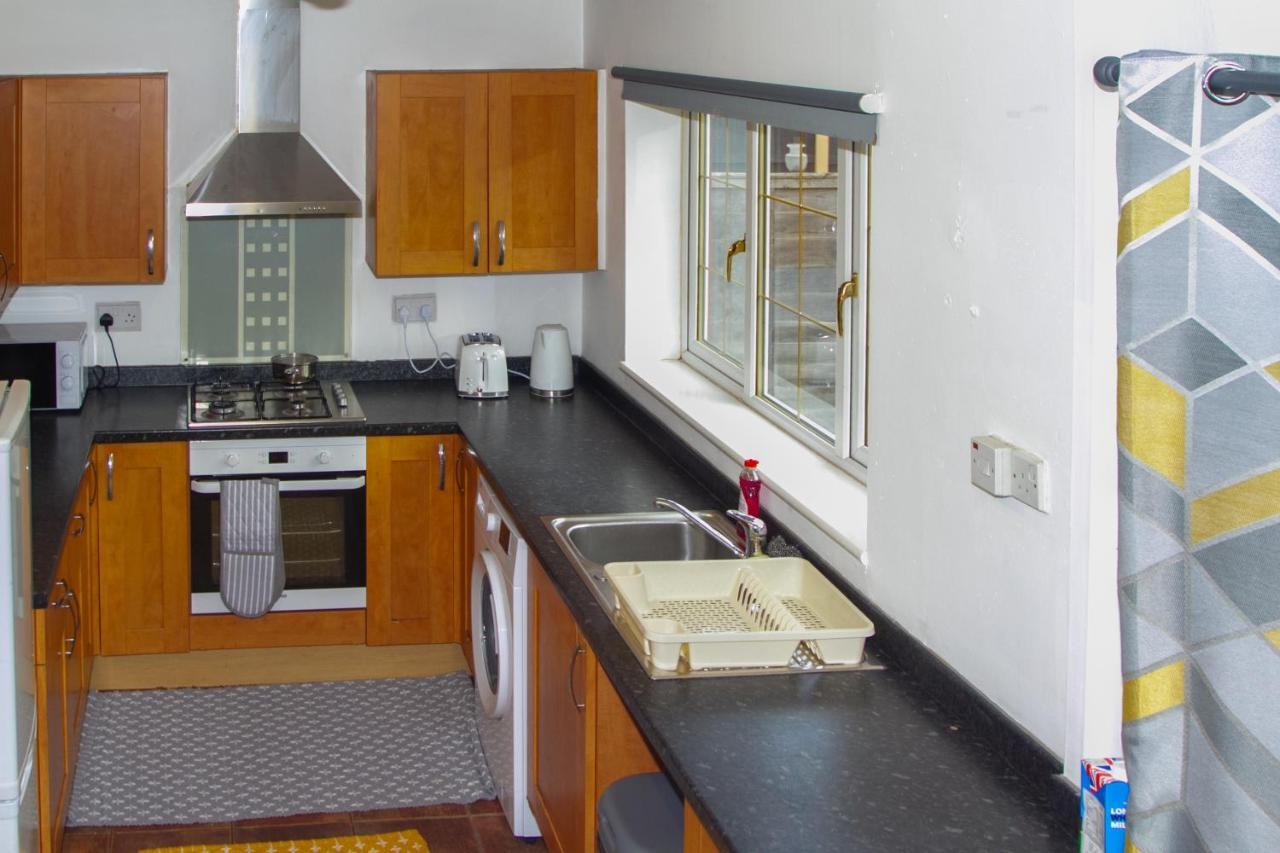 Allen Wednesbury Accommodation Exterior photo